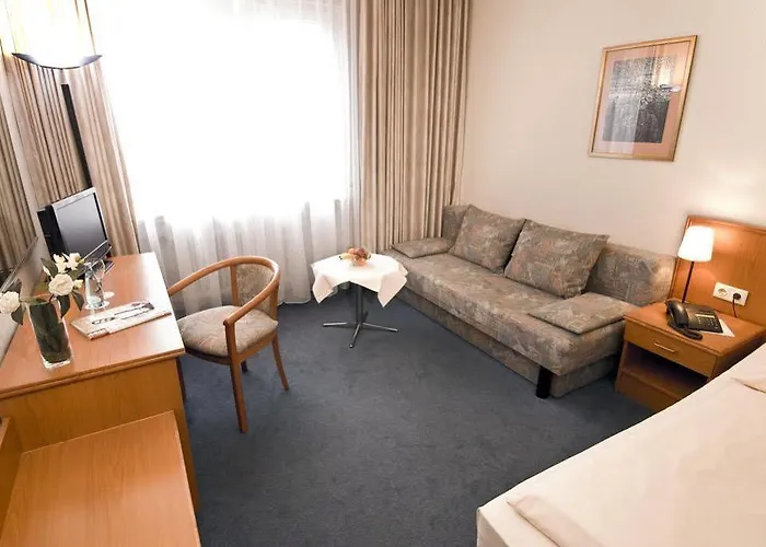 Hotel Klein Frankfurt East 3*