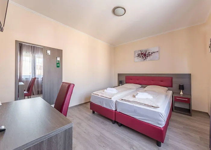 Hotel Klein Frankfurt East 3*